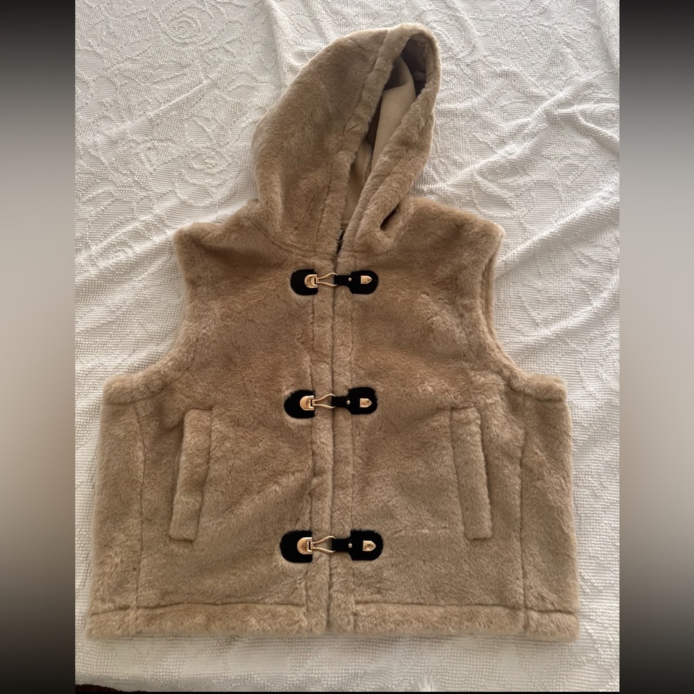 ZARA Tan Faux Fur Hooded Vest With Toggle Buttons
